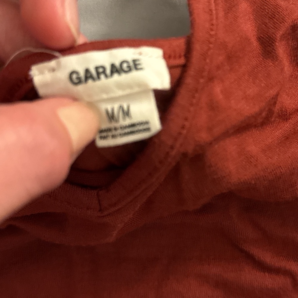 Garage Rust Red Top - Picture 3 of 3